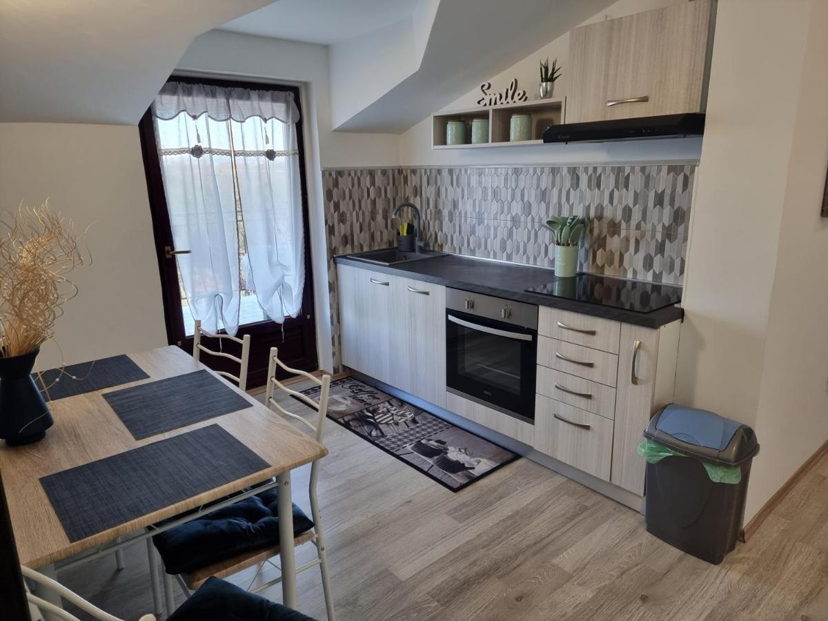 Apartment Pharos Zambratija  Luaran gambar