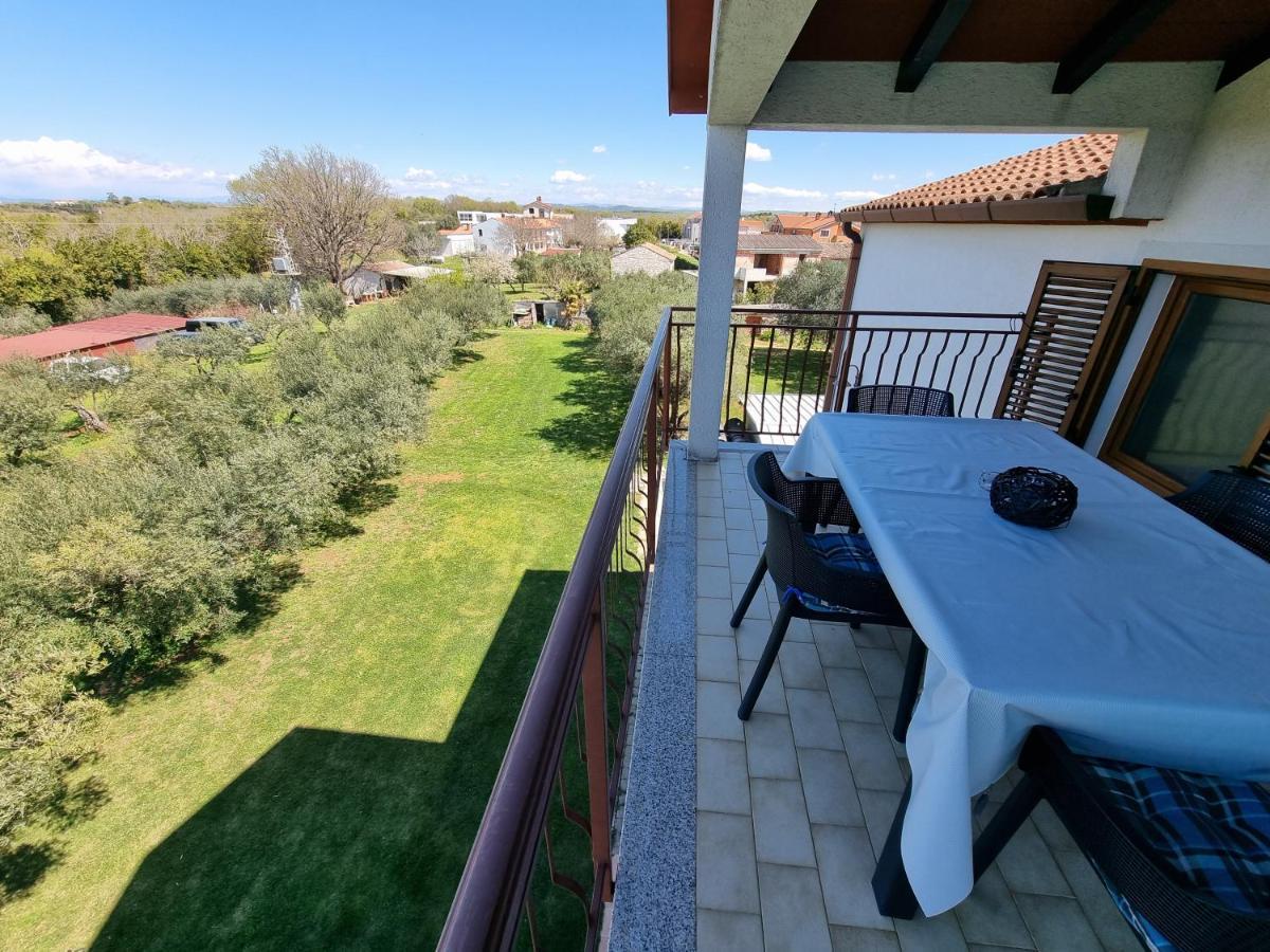 Apartment Pharos Zambratija  Luaran gambar